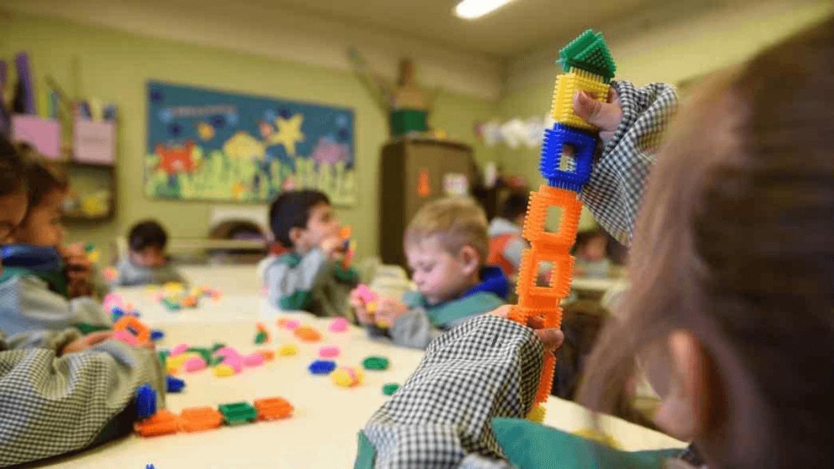 ¿Qué carrera estudiar para ser maestra de preescolar?