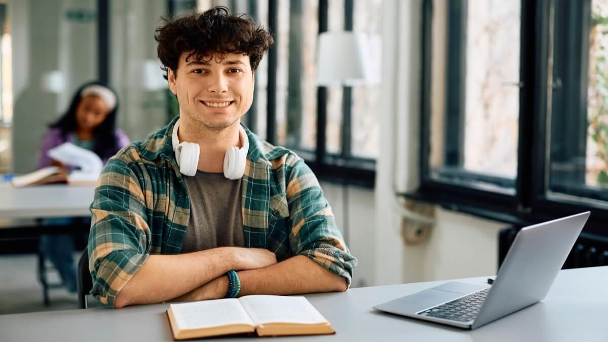 ¿Cuál es la diferencia entre carrera y licenciatura?